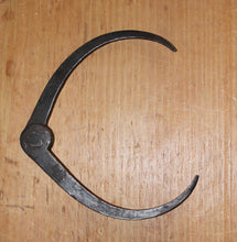 Load image into Gallery viewer, Antique Steel Caliper Primitive Torner Tool Outside Measuring Compass