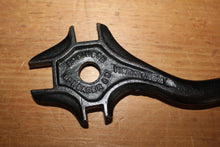 Load image into Gallery viewer, Vintage Robinson Spreader Co. Wrench Model A43