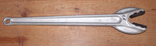 Load image into Gallery viewer, Vintage Schick Quick Grip 705 Aluminum Pipe Wrench 3/4” - 1 1/4” x 18" L