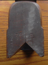 Load image into Gallery viewer, Vintage MANDER & DILLIN Beech Wood Chamfer Plane Antique