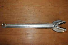 Load image into Gallery viewer, Vintage Schick Quick Grip 704 Aluminum Pipe Wrench 15&quot; L 1” - 1/2” Jaws
