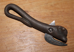 WW1 Antique / Vintage Bully Beef Cast Iron Bulls Head Can Opener Fixed Blade