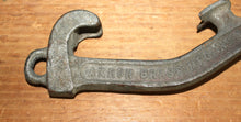 Load image into Gallery viewer, FIREMAN&#39;S HYDRANT MULTI TOOL No. 10 MFG AKRON BRASS CO WOOSTER OHIO VINT.ORIG.
