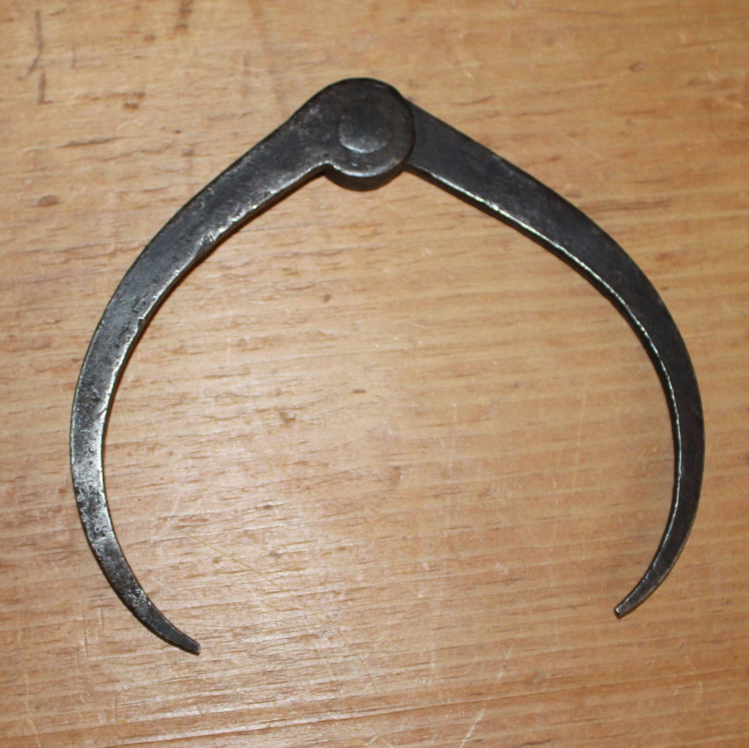 Antique Steel Caliper Primitive Torner Tool Outside Measuring Compass