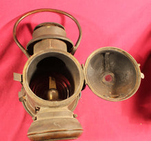 Load image into Gallery viewer, RARE Vintage Stevens Duryea Auto Lamp
