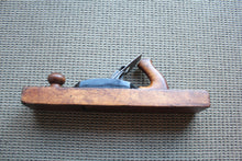 Load image into Gallery viewer, Vintage STANLEY No. 28 Transitional Fore Plane

