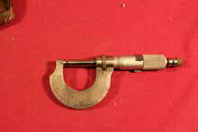 Load image into Gallery viewer, Moore &amp; Wright No. 961 0 to 1 Inch Micrometer in Eyeglass Type Metal Case
