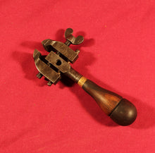 Load image into Gallery viewer, Vintage Hand Vise

