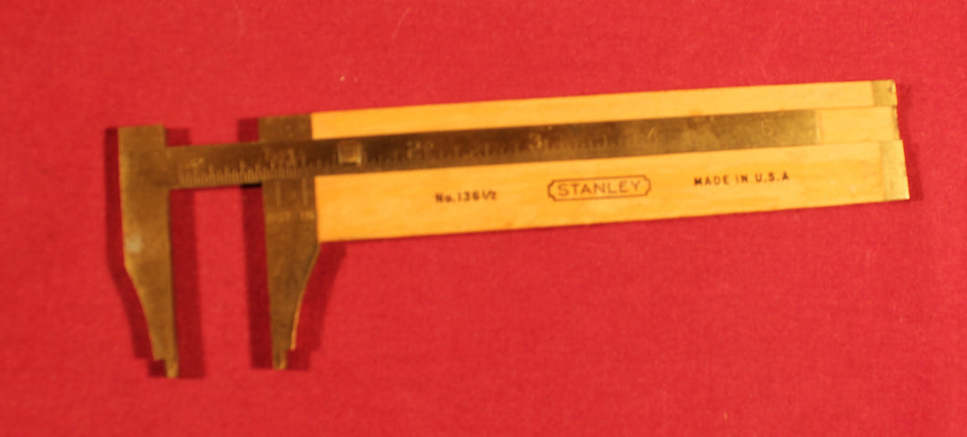Vintage STANLEY No. 136 1/2 Carpenters Boxwood & Brass Caliper Rule